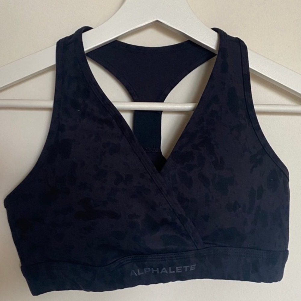 Alphalete Sports Bra Small Black Camo V-Neck Racerback AL20-106B